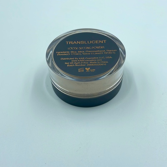 KAB Cosmetics Loose Setting Powder in Translucent (NWT) - Picture 2 of 4